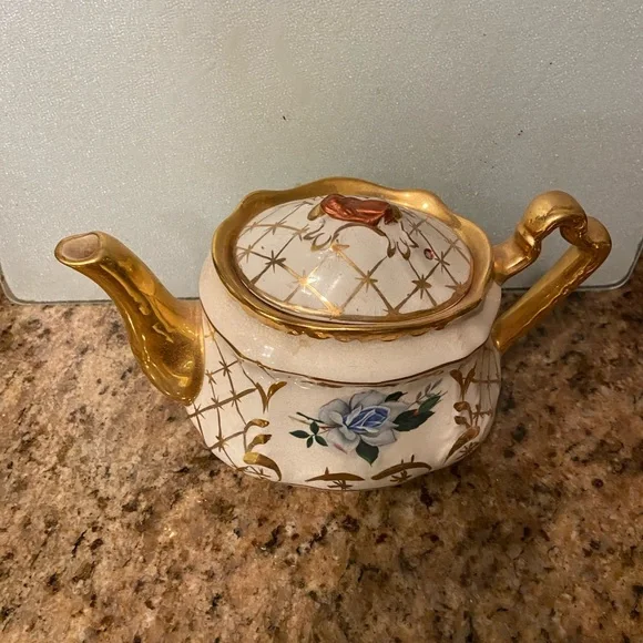 Arthur Wood vintage tea pot - Picture 1 of 3